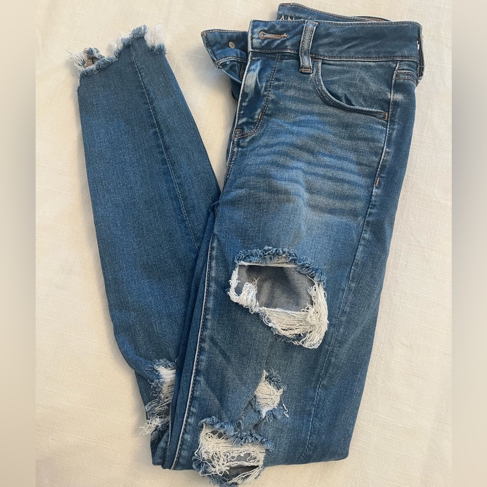 American Eagle distressed stretch jeans - size 4